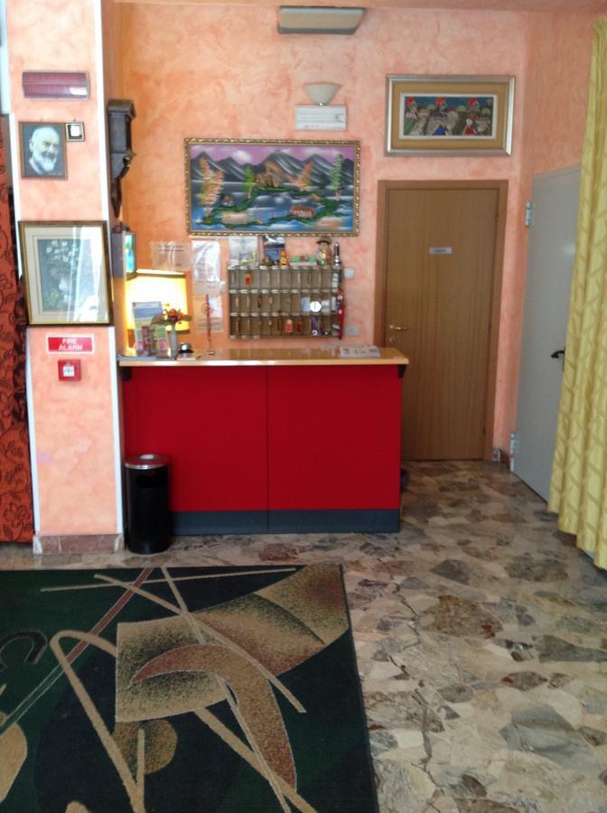 Hotel Rex Chianciano Terme Εξωτερικό φωτογραφία